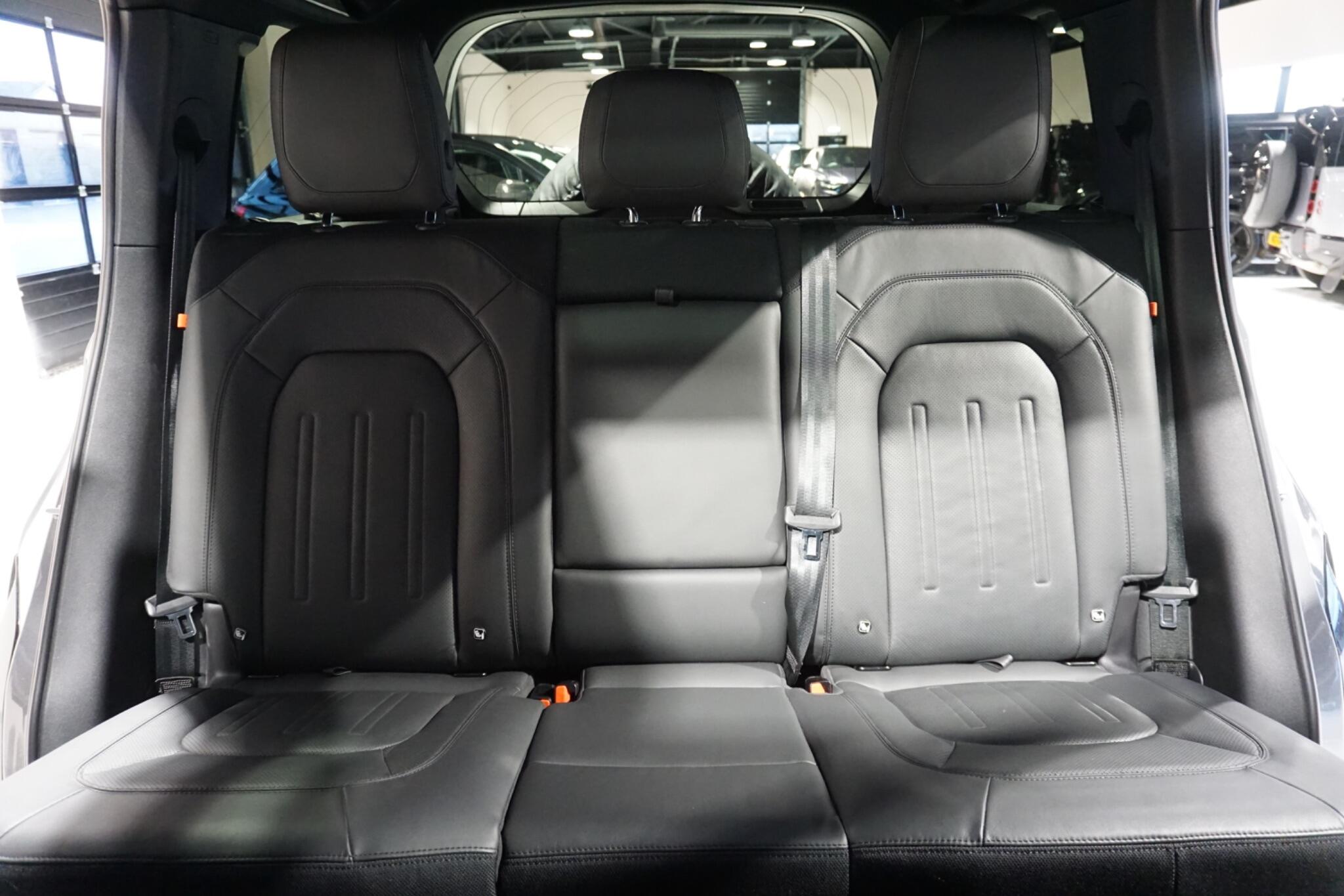 Land Rover Defender 110 3.0 D300 MHEV X SUV 5dr Diesel Auto 4WD Euro 6 (s/s) (300 ps)